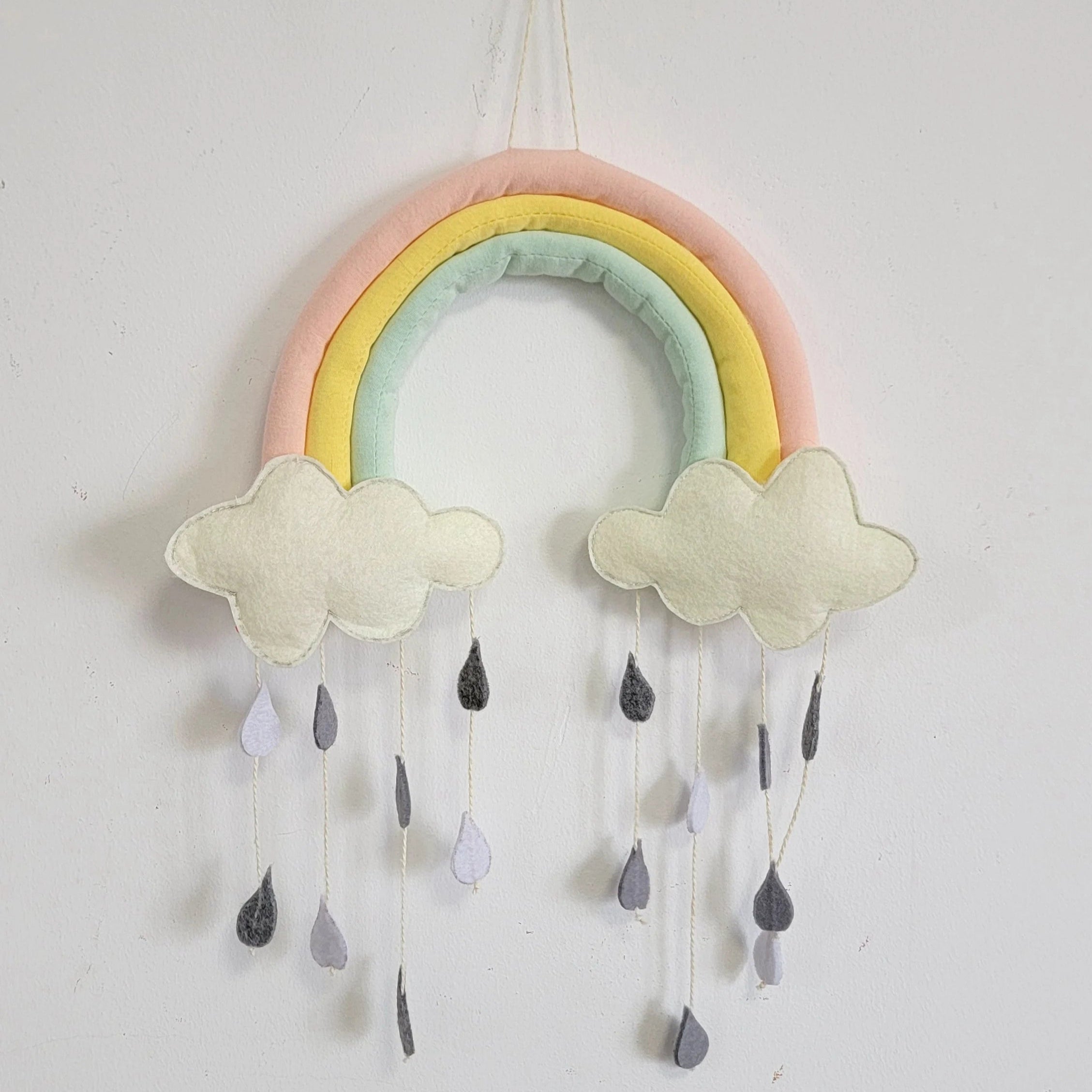 Décoration murale arc-en-ciel pastel enfant