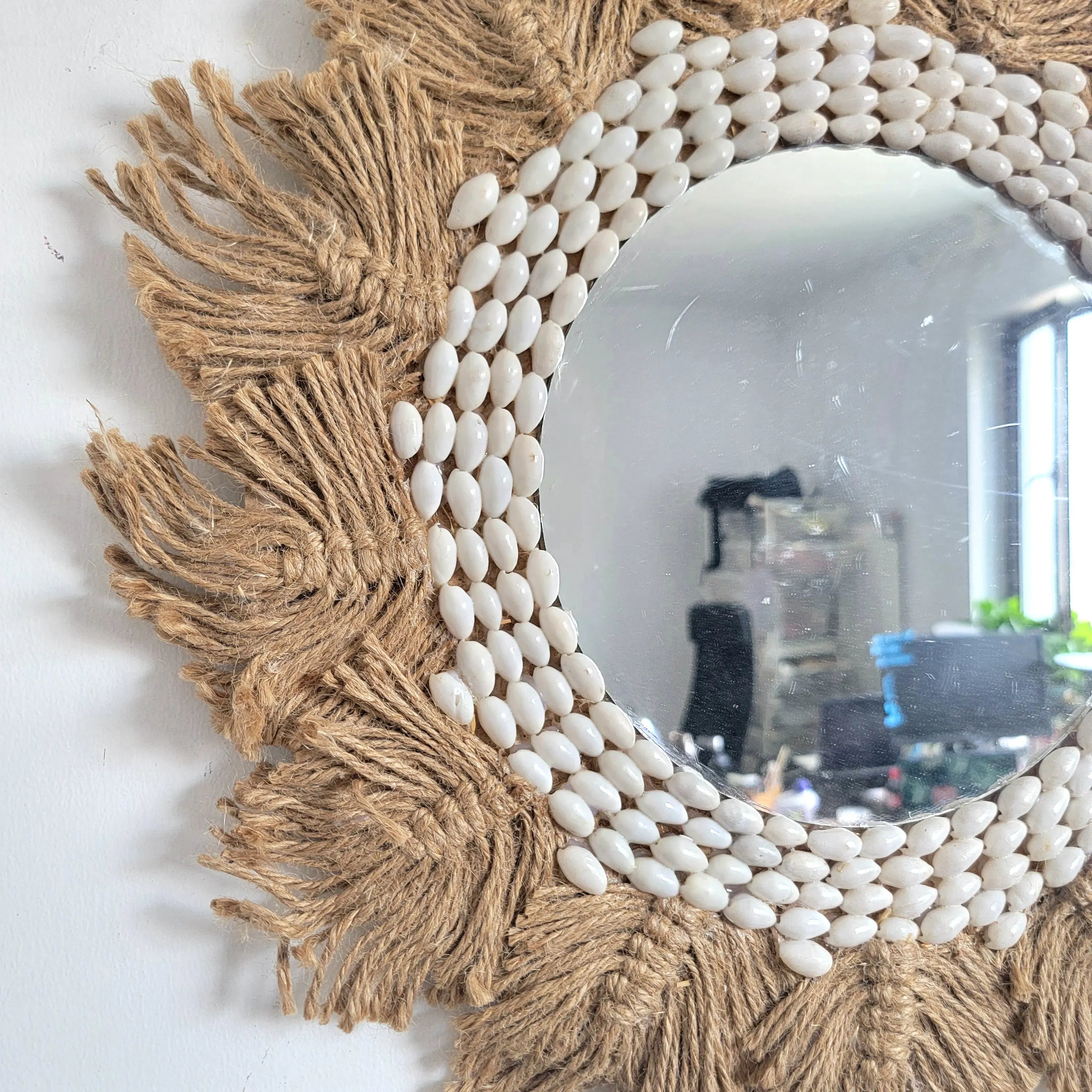 Miroir soleil bohème en corde macramé et coquillages