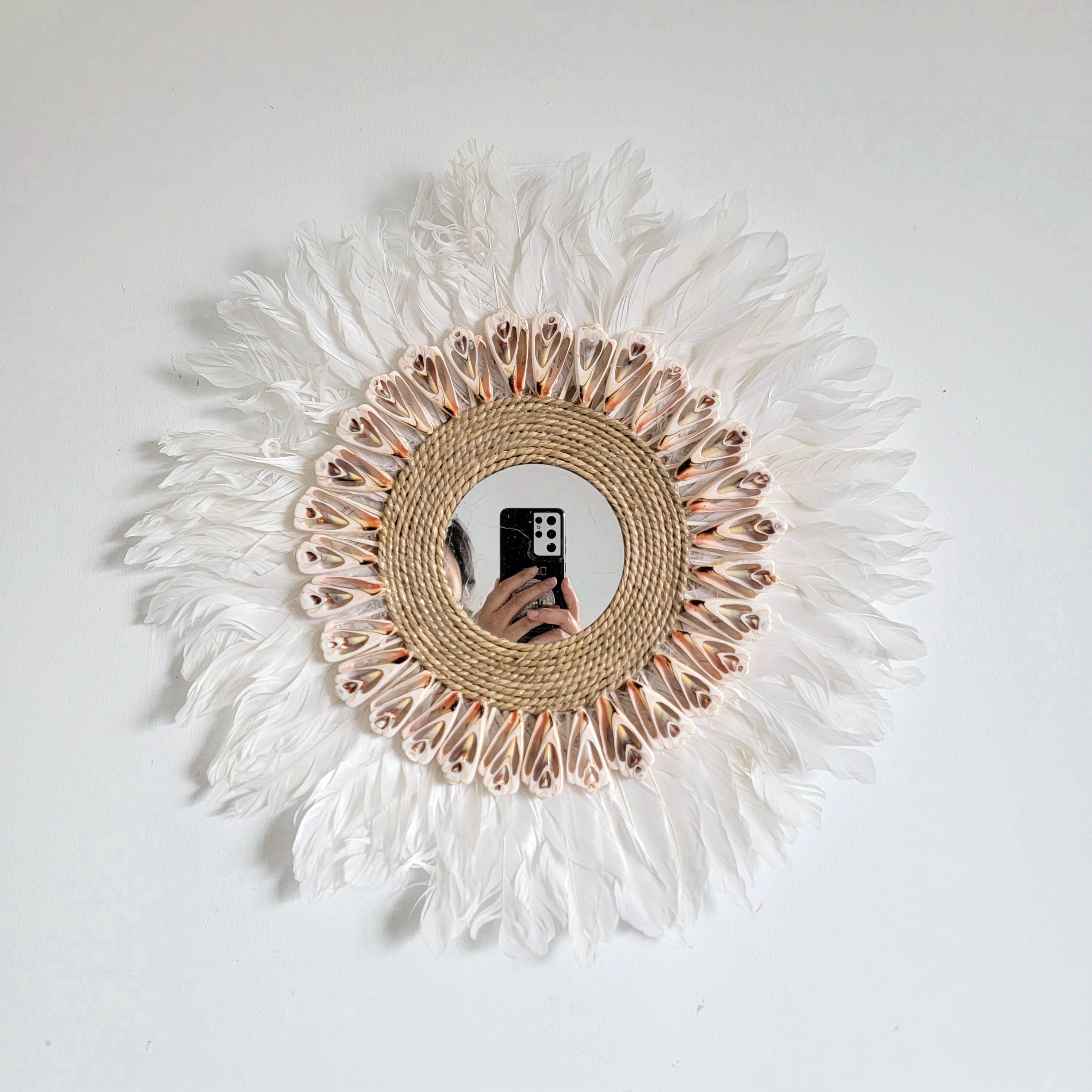 Miroir mural bohème plumes et coquillages