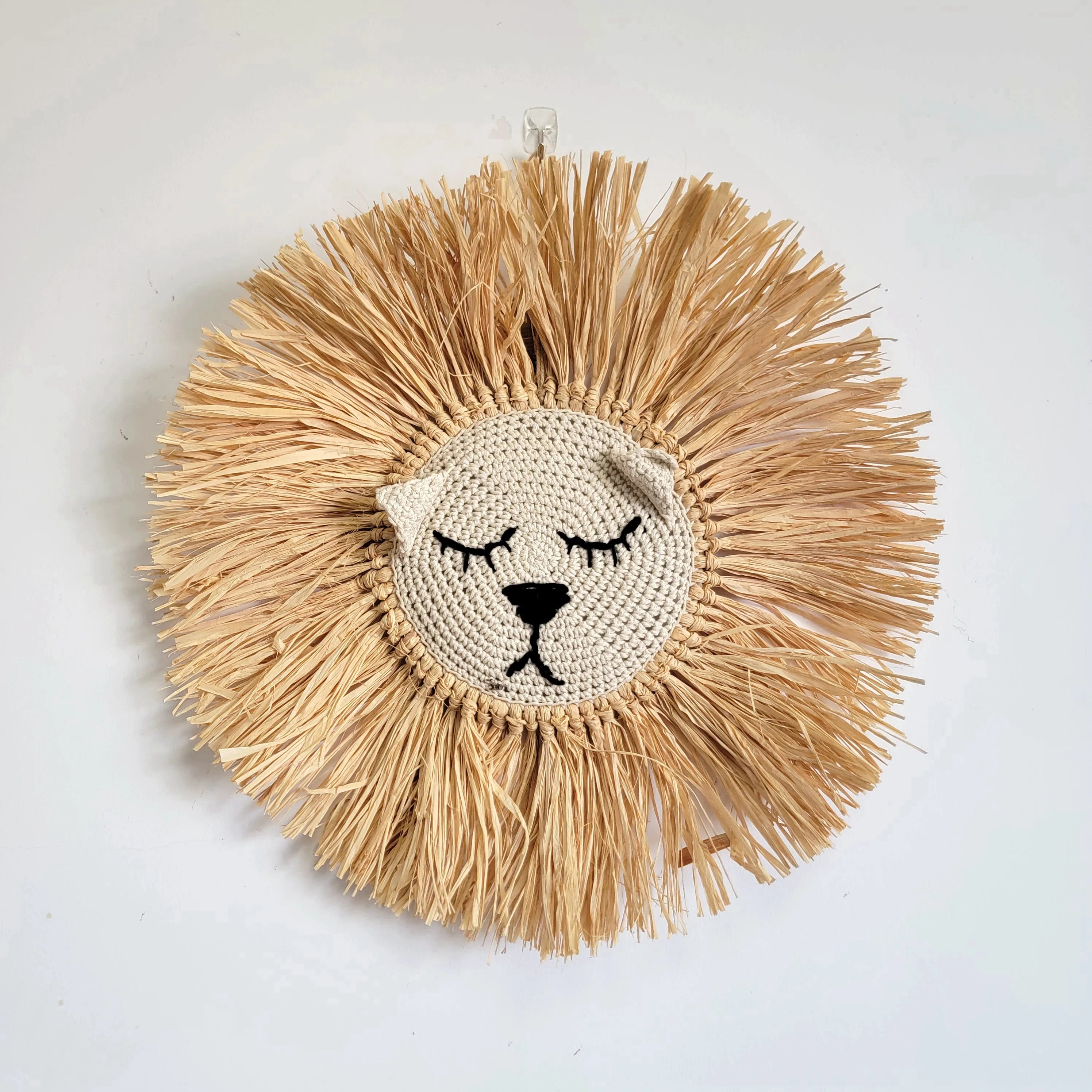 Décoration murale tête de lion raphia bohème