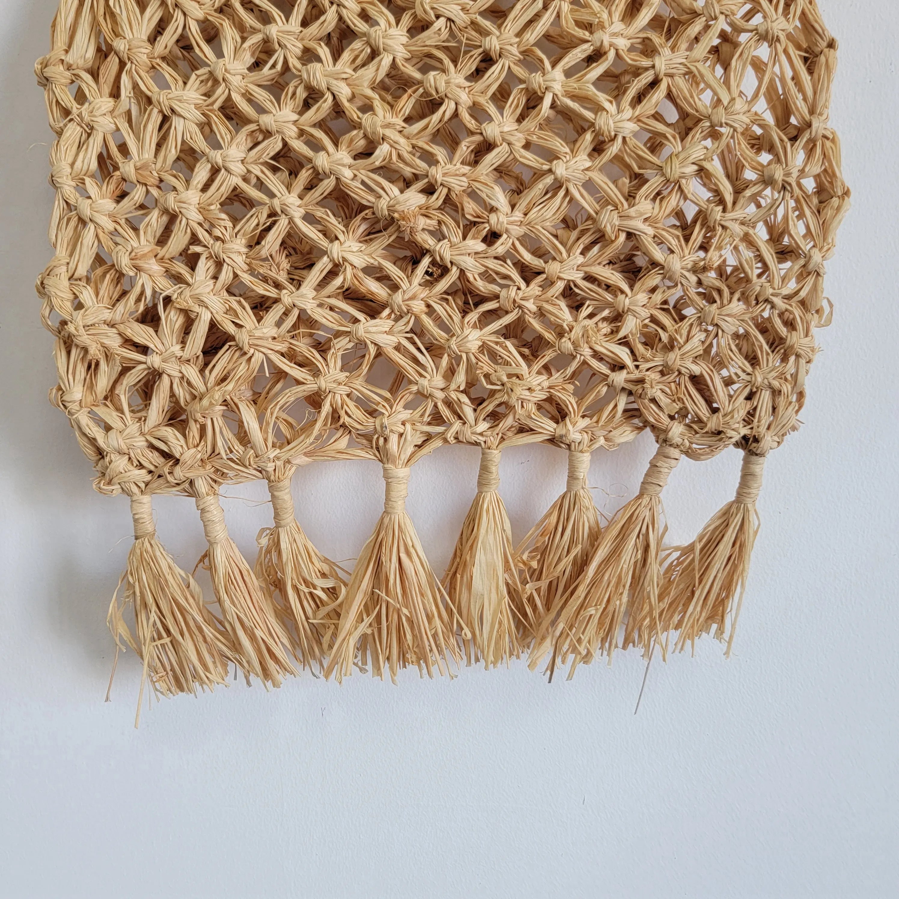 Sac en raphia tressé à la main avec pampilles bohèmes