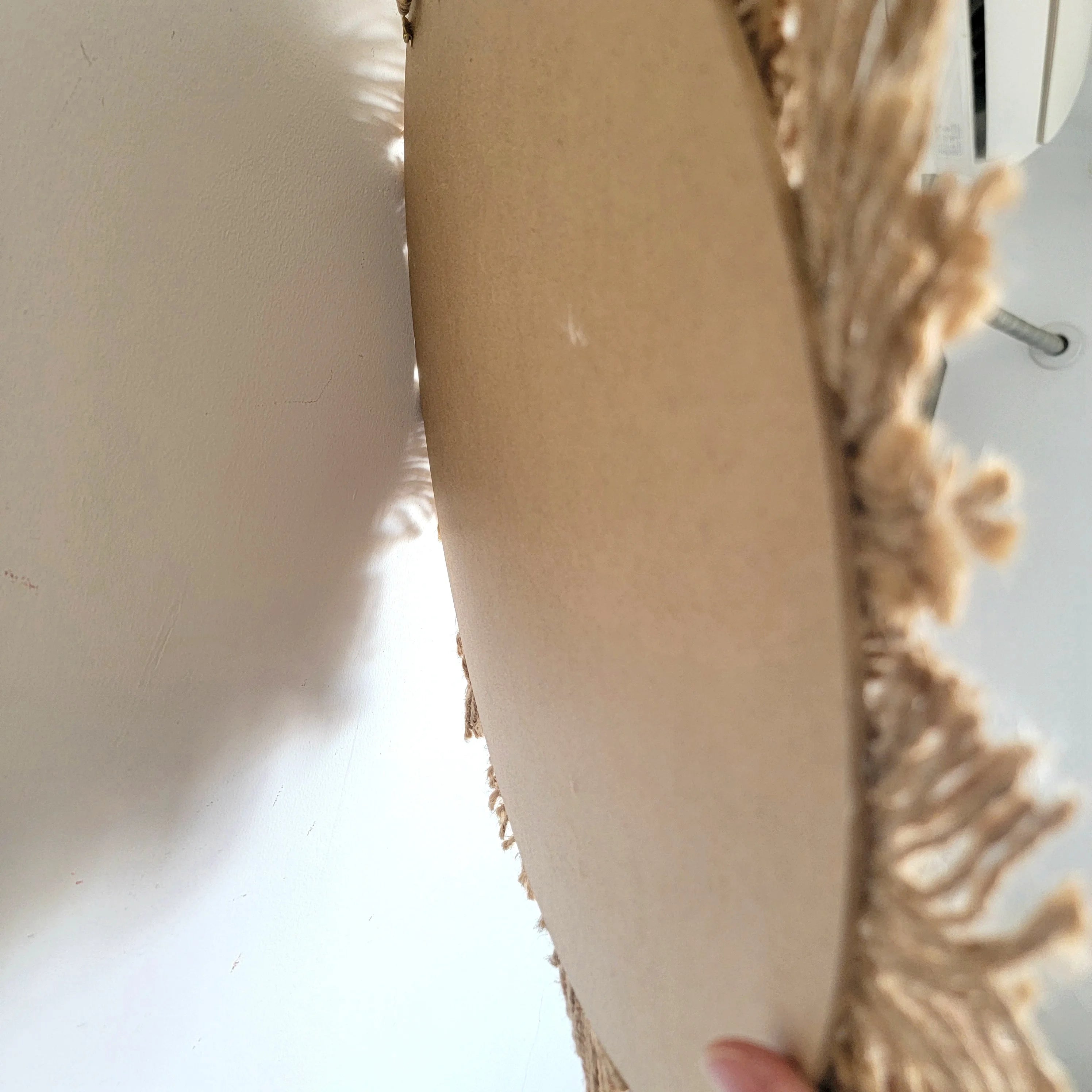 Miroir soleil bohème en corde macramé et coquillages